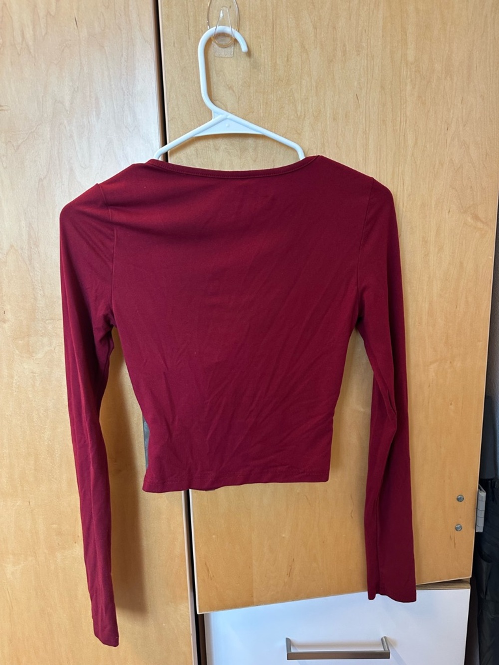 Long Sleeve V-Neck Cropped Top in Wine - Picture 3 of 3